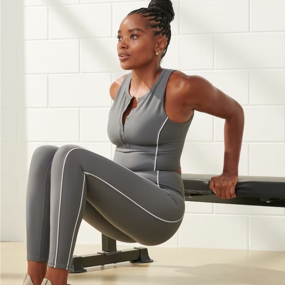 ABERCROMBIE YPB sculptLUX Curve Love Plunge Henley Slim Tank NWT - Picture 5 of 13